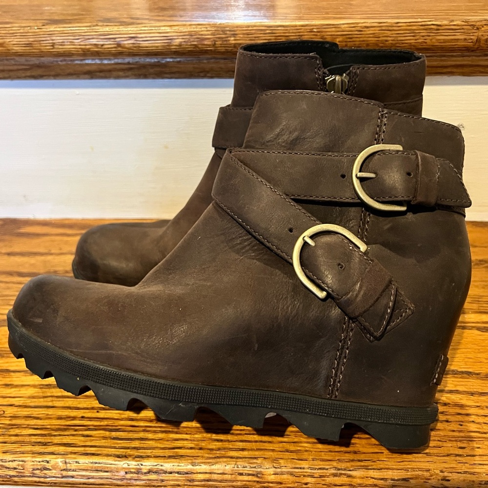 Sorel Joan of Arctic Women's Brown Buckle wedge boots